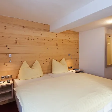 Haus Odo 3* 레흐암 아르베르크